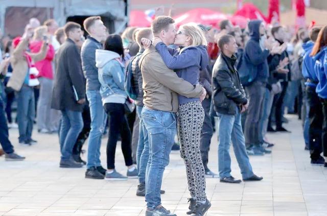 一场经典之战！世界杯点燃球迷热情