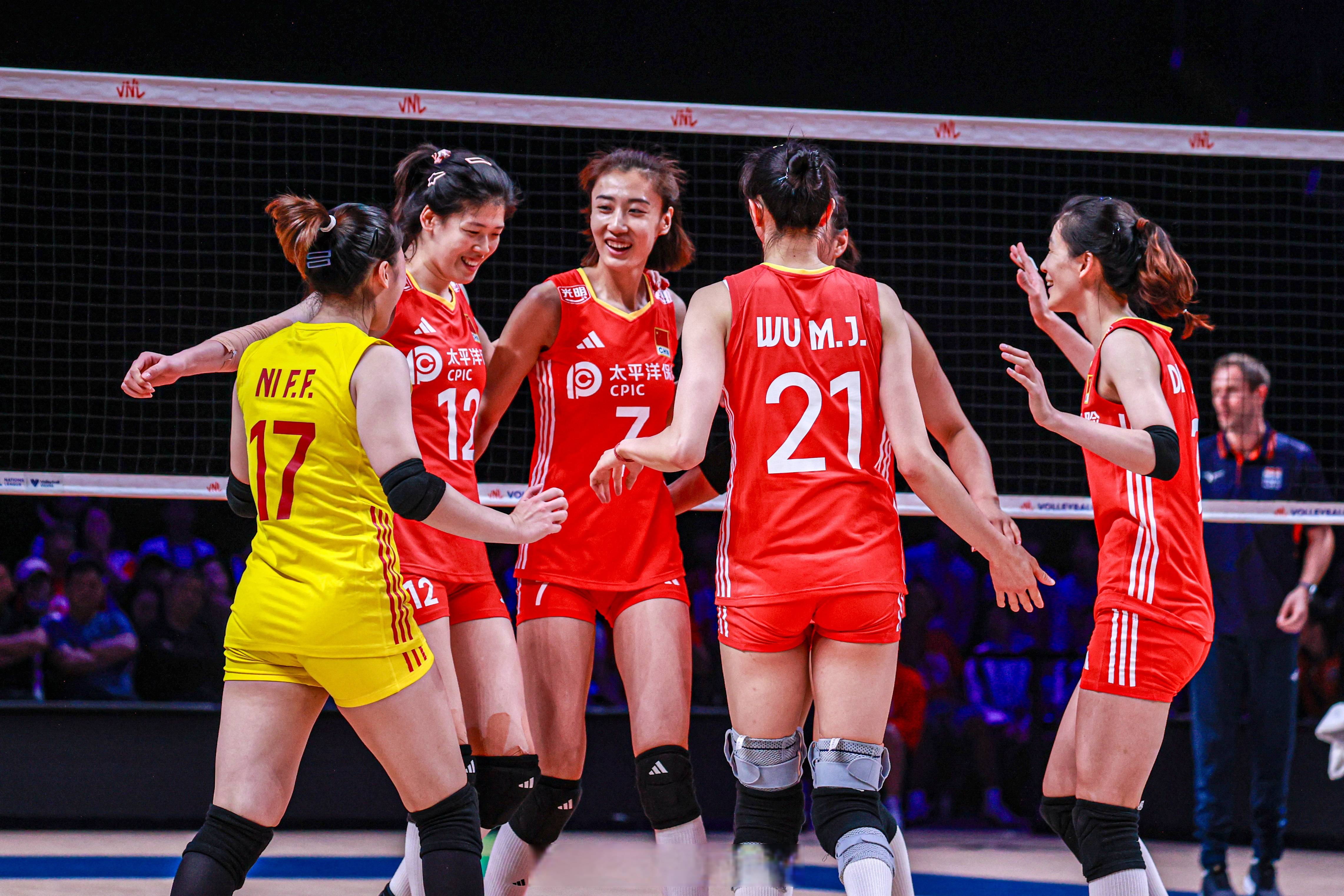 关于冷门频出!排球战况跌宕起伏的信息 关于冷门频出!排球战况跌宕起伏的信息