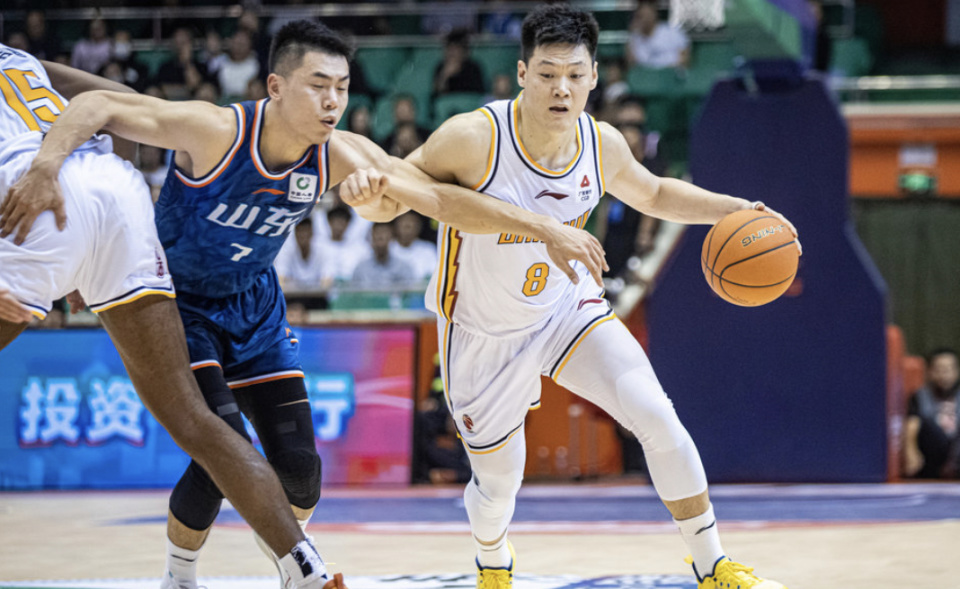 关于雄鹿险胜爵士,高诗岩高光表现的信息 关于雄鹿险胜爵士,高诗岩高光表现的信息