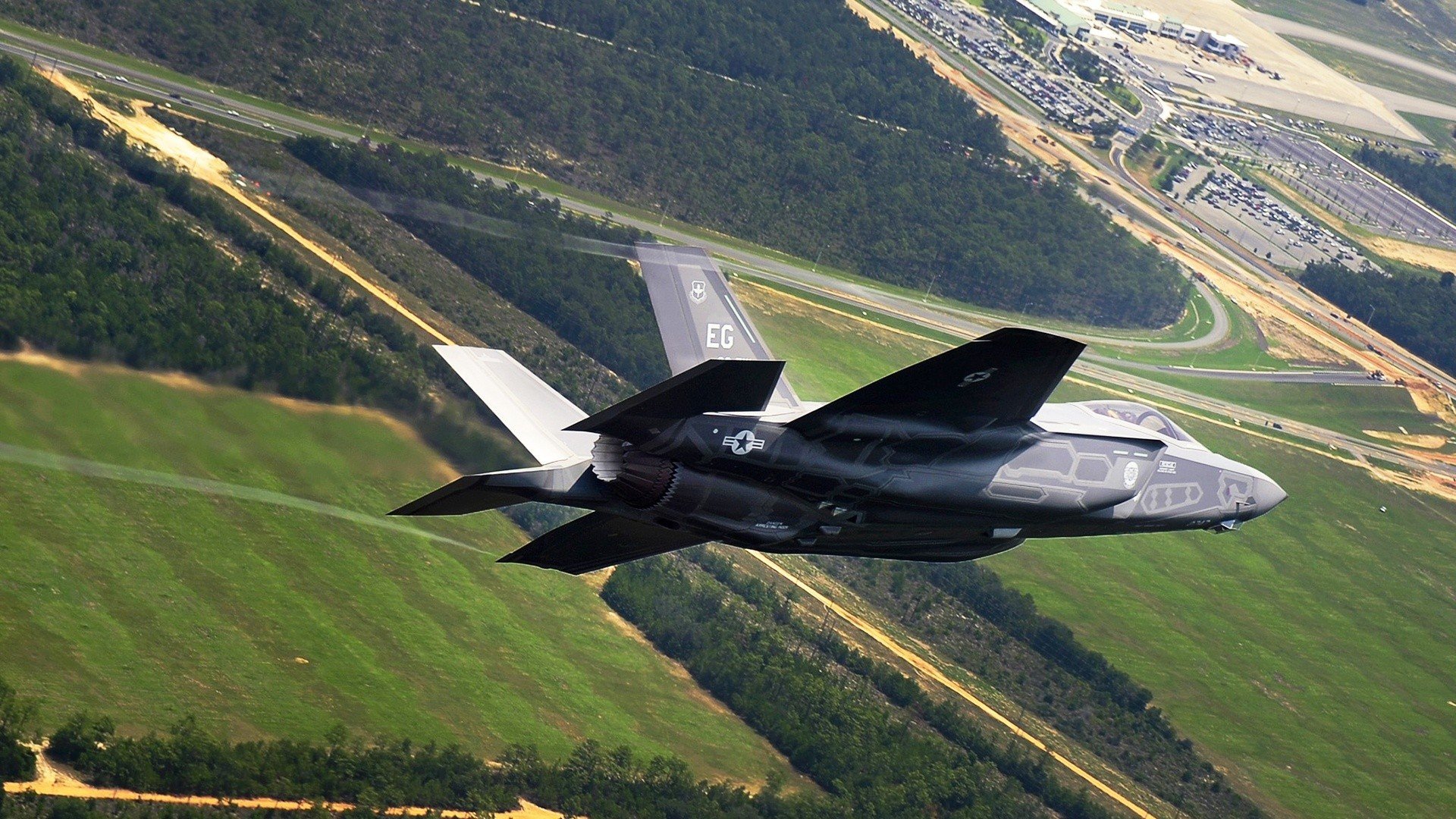 冠军心跳,当F1终点线遇见压哨绝杀