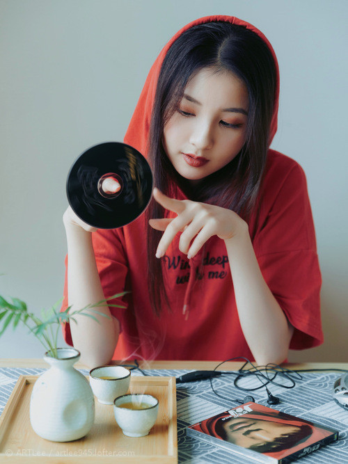 体育荣光双响炮，乌克兰绿茵完胜爱尔兰，斯通斯F1揭幕战统治赛道