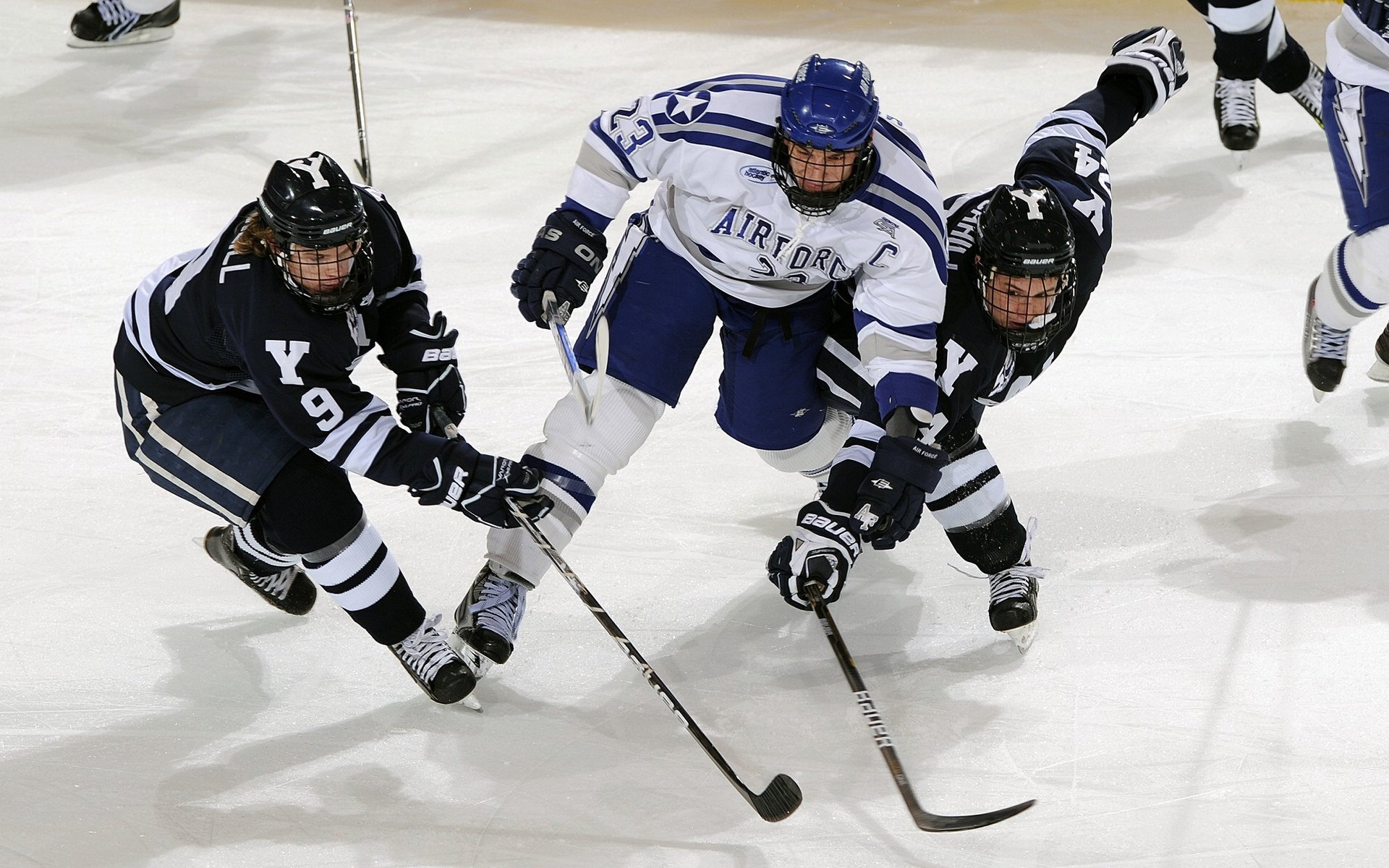 C罗压制级发挥引领胜利,德国队打穿佛罗伦萨防线展现战术霸权