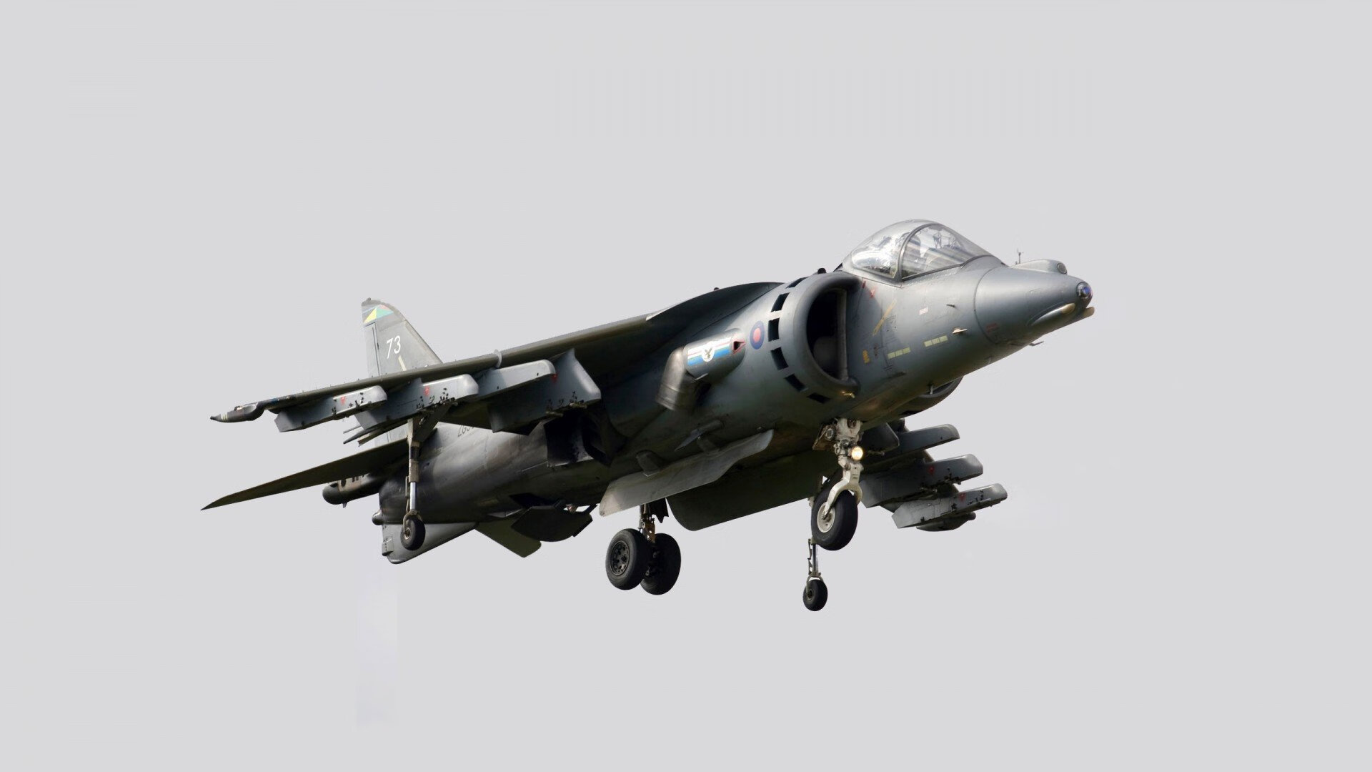 看来你在两个体育世界之间架起了一座有趣的桥梁。让我尝试将这两个看似不相关的主题,编织成一个关于体育精神的共通故事